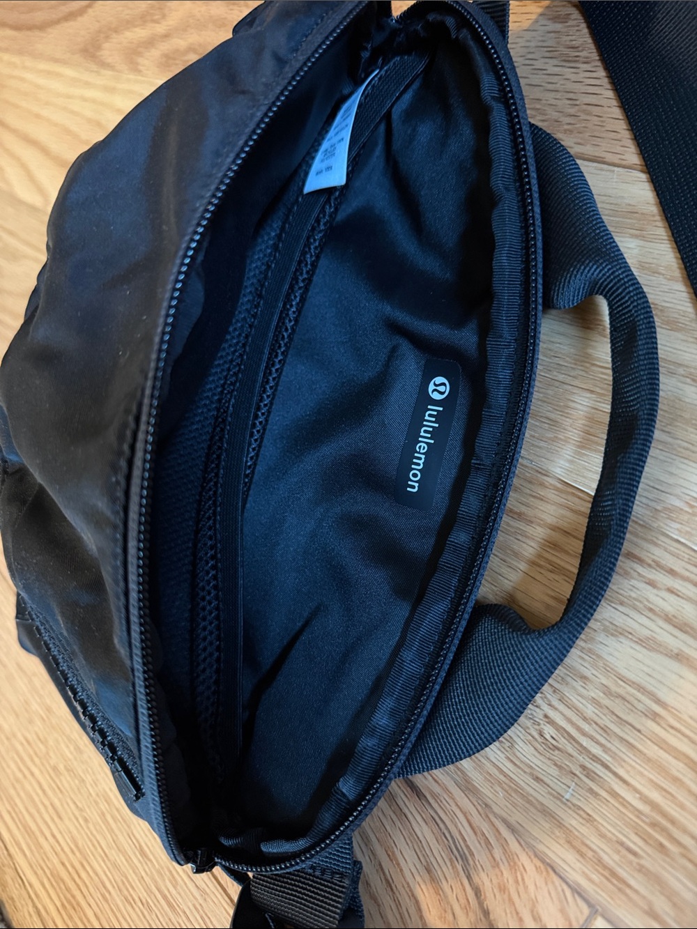 lululemon: all day essentials belt bag - Picture 4 of 5